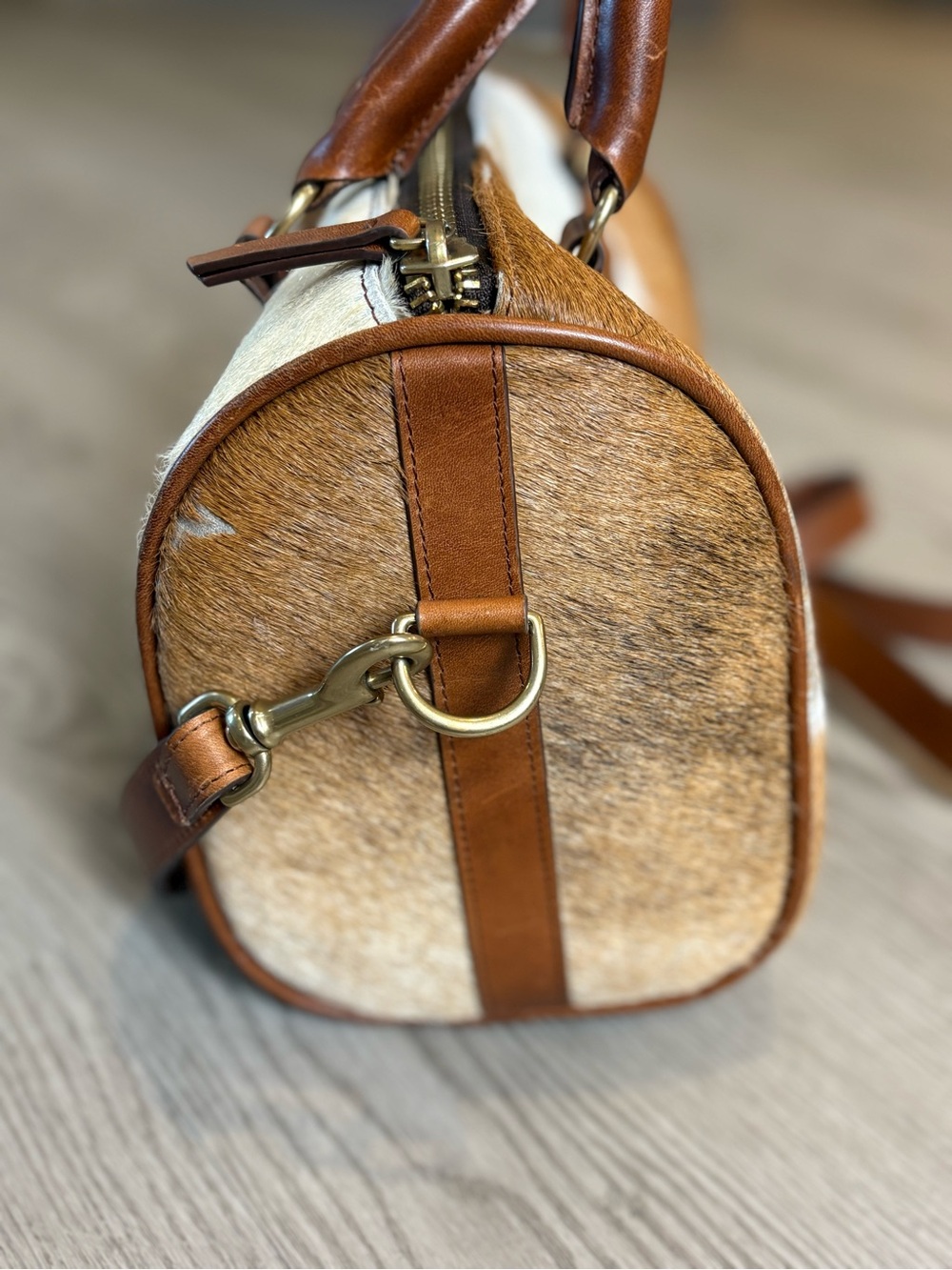 Lucchese Cowhide Handbag With strap - Picture 4 of 8